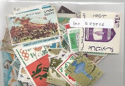 Lot de 100 timbres d'Egypte